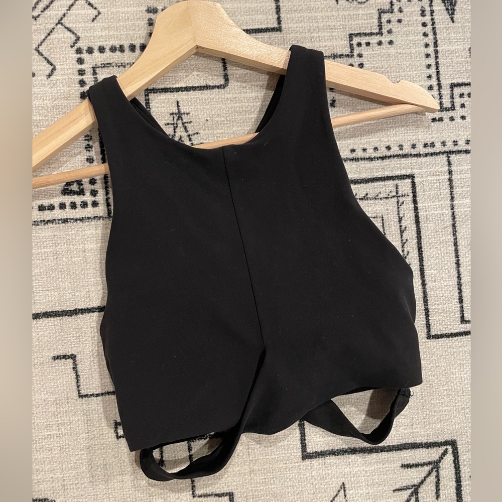 Athleta strappy conscious crop sports bra, size 6